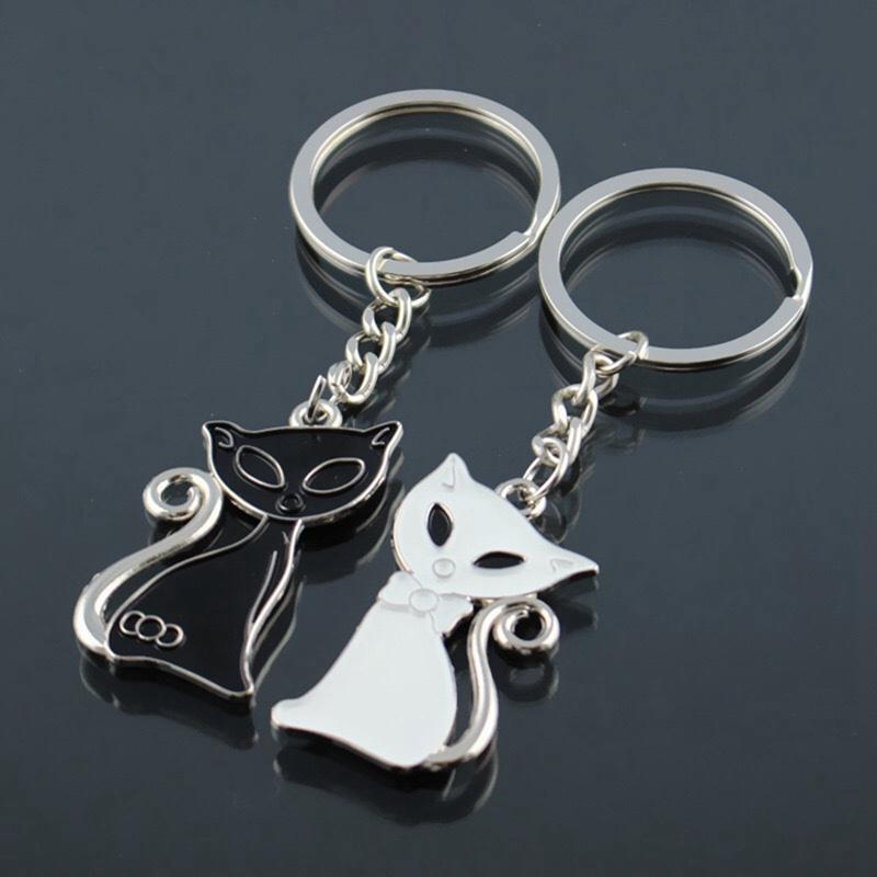 2PCS Creative Black And White Cat Couple Keychain